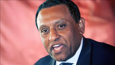 كامل إدريس.. رئيسا للوزراء بالسودان وسط حرب وتحديات 
