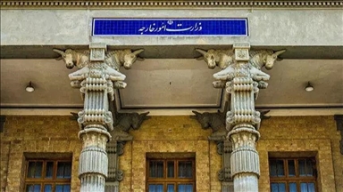 ایران و انگلستان دیپلمات‌های یکدیگر را احضار کردند
