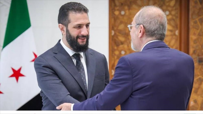 ملك الأردن يؤكد الوقوف بجانب سوريا والحرص على تعزيز العلاقات