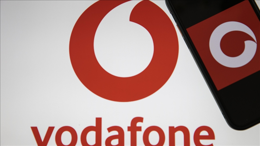 Vodafone posts loss, warns trade, currency uncertainties may affect earnings