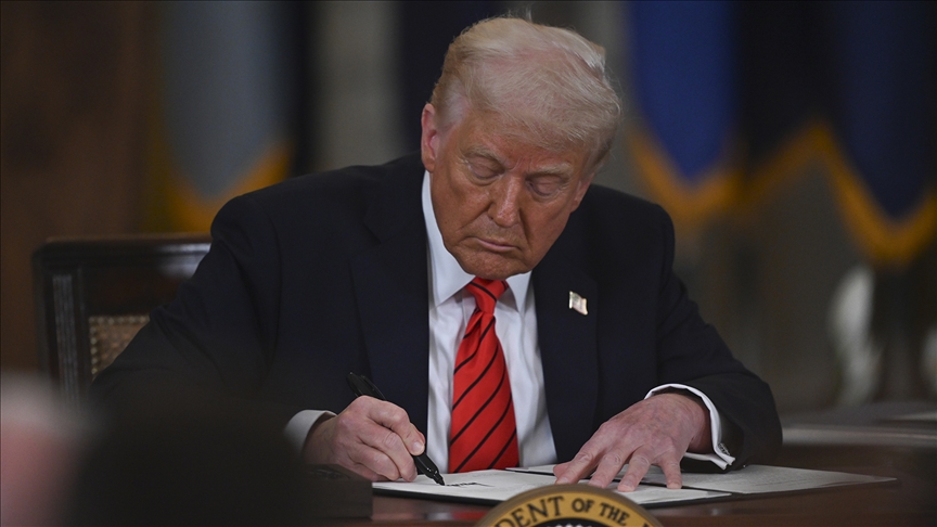 Trump, internette yapay zekayla oluşturulan cinsel içerikleri engelleyecek yasa tasarısını imzaladı