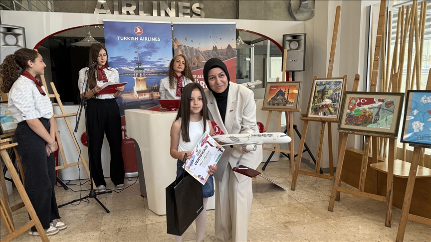 THY'nin Kuzey Makedonya'daki okullar arası resim yarışmasını kazananlara ödülleri verildi