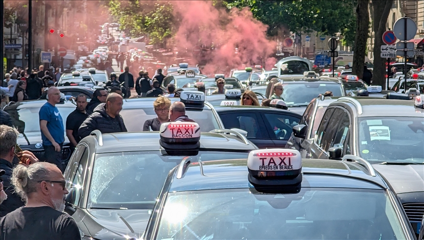 France / Grève des taxis : 64 personnes en garde à vue