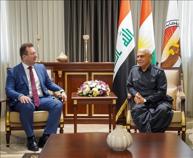 Serqonsolê Hewlêrê Topçu digel Cîgirê Serokê HKIyê Mustafa ra mijarên herêmî gotûbêj kirin