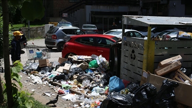 Kosova'nın başkenti Priştine'nin sokakları grev nedeniyle çöp yığınlarıyla doldu