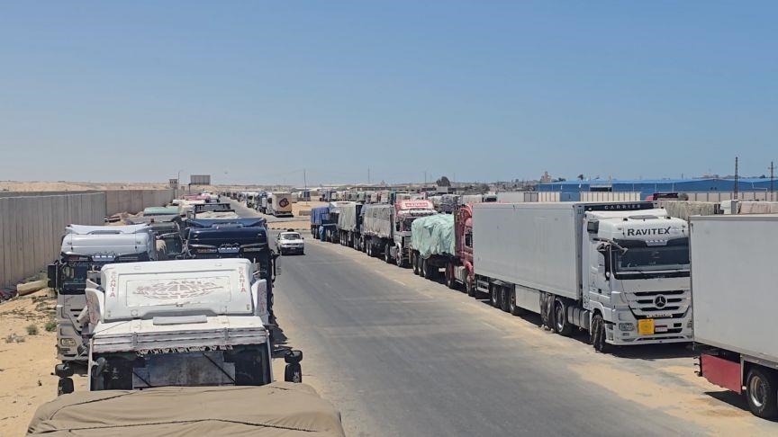 Pomoć za Gazu čeka na granici: Kamioni pomoći blokirani u egipatskom Arishu