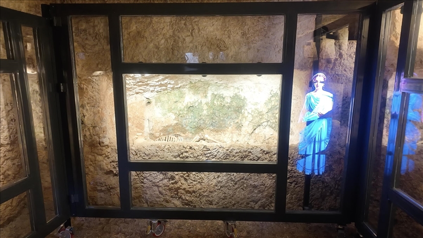 Perre Antik Kenti'ndeki yaşam yapay zeka destekli hologramla canlandırılıyor