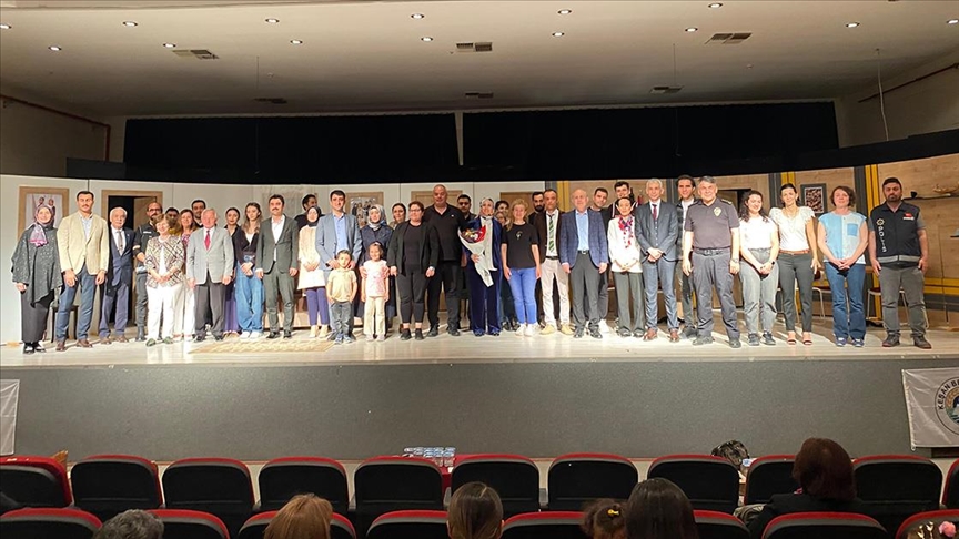 Edirne'de polislerin uyuşturucuyla mücadeleyi anlattığı tiyatro oyunu turnelere başladı