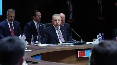 Во Унгарија претседателот Ердоган се сретна со лидерите на ОТС