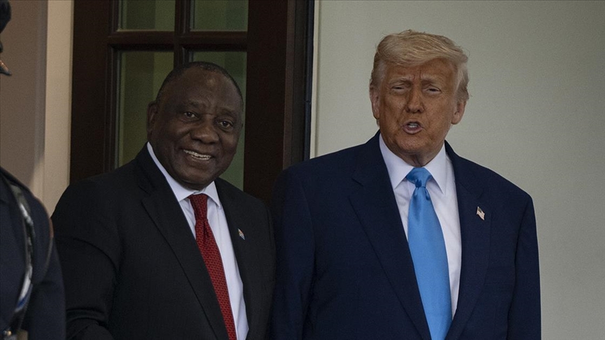 Trump ile Ramaphosa'nın Beyaz Saray'daki görüşmesine "beyaz çiftçilere soykırım" iddiası damga vurdu