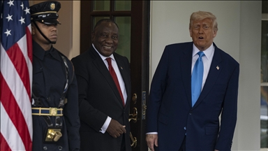 Trump, South African president spar over claims of white farmers' persecution