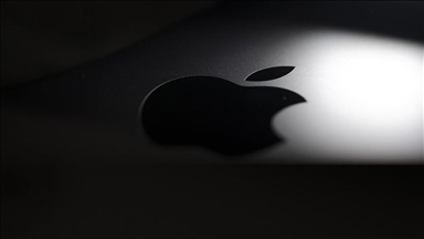Apple CEO meets with Trump at White House: Report