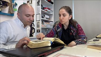 Tez hazırlarken literatüre yeni anlatı modeli kazandırdılar