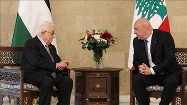 الرئيس الفلسطيني يلتقي نظيره اللبناني في بيروت 