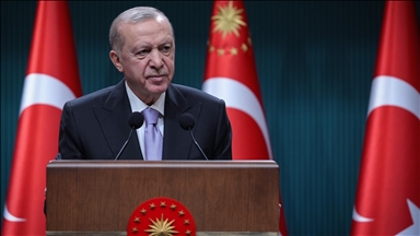 أردوغان يصل المجر للمشاركة بقمة منظمة الدول التركية