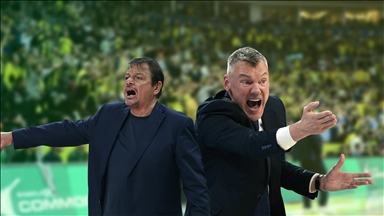 Ergin Ataman, rakibi Jasikevicius'a karşı üstün