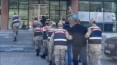 Di operasyonên dijî rêxistina terorê DEAŞê da 298 berşik hatin qefaltin