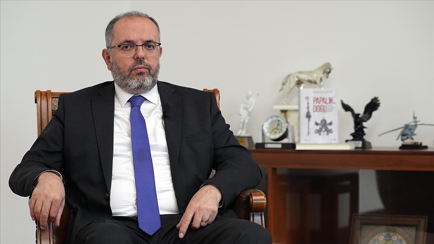 Prof. Dr. Erhan Afyoncu "Papalık ve Doğu" eserini AA'ya değerlendirdi