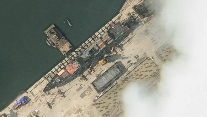 В КНДР во время спуска на воду нового эсминца произошла авария