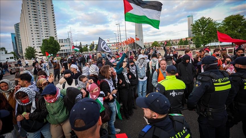 Warga Belanda blokir lalu lintas setelah kapal pengangkut suku cadang F-35 dari Israel berlabuh di Rotterdam