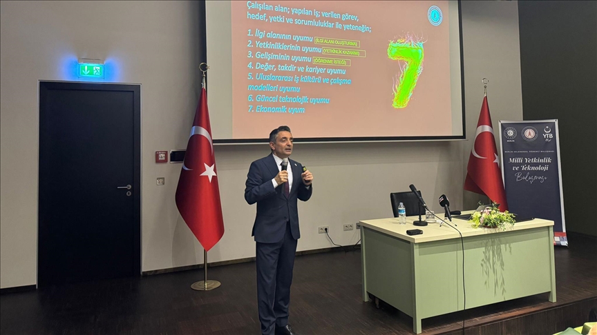 Türk savunma sanayi firmaları Berlin'de öğԳlerle buluştu
