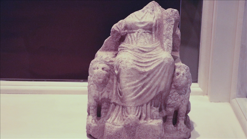 Tekirdağ Müzesindeki "Kybele heykeli" ziyaretçilerinin ilgisini çekiyor