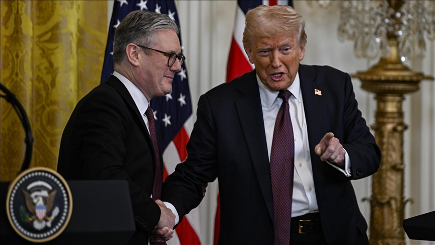 Trump recomienda a Reino Unido abandonar los “costosos y antiestéticos” molinos de viento