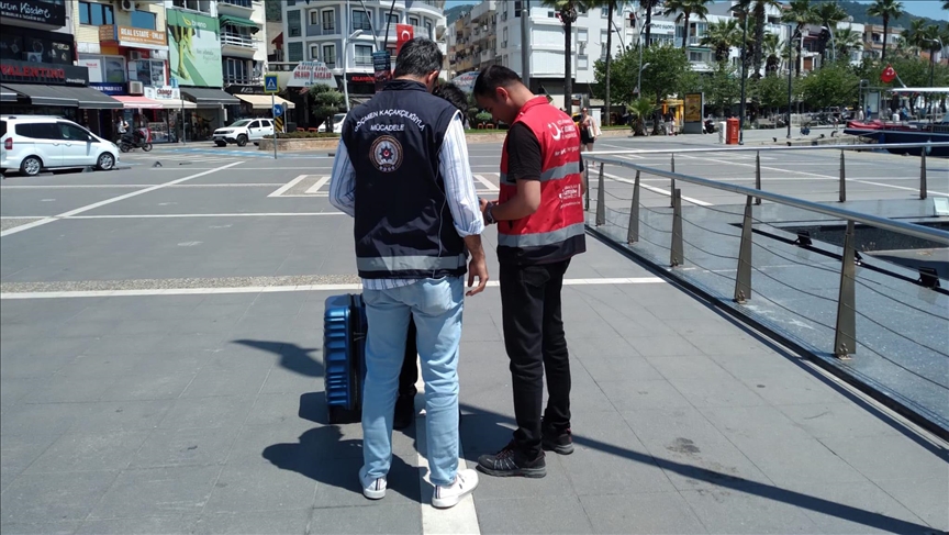 Göçmen kaçakçılığı ile mücadeleyi sürdüren güvenlik güçleri ölüm yolculuğuna geçit vermiyor