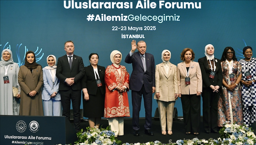 Zonja e parë turke merr pjesë në mbylljen e Forumit Ndërkombëtar të Familjes