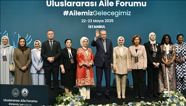 Zonja e parë turke merr pjesë në mbylljen e Forumit Ndërkombëtar të Familjes