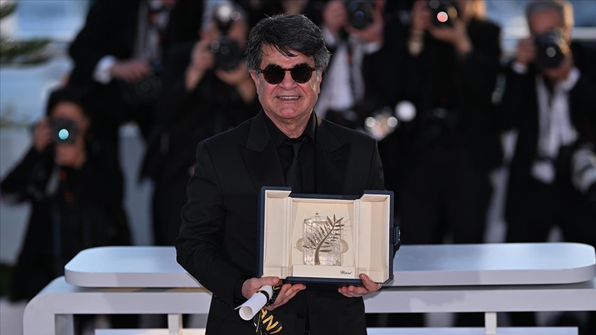 Altın Palmiye Ödülü'nün sahibi İranlı yönetmen Jafar Panahi oldu