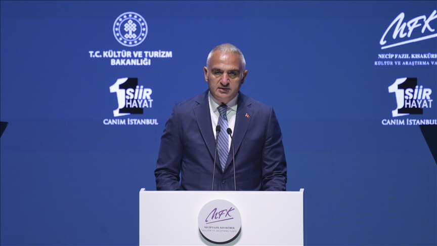 Bakan Ersoy: Necip Fazıl Kısakürek biz kimiz sorusuna hayati cevaplar vermiş bir fikir ve dava adamıdır