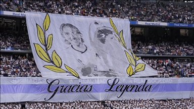 "Gracias Leyenda": Navijači Real Madrida se oprostili od Luke Modrića