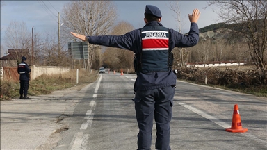 Jandarma 81 ilde "Huzurlu Okul Önleri ve Huzurlu Sokaklar" uygulaması yaptı