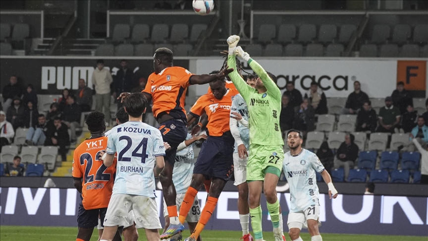 قدم.. خسارة مفاجئة لباشاك شهير وبشيكطاش في ختام الدوري التركي