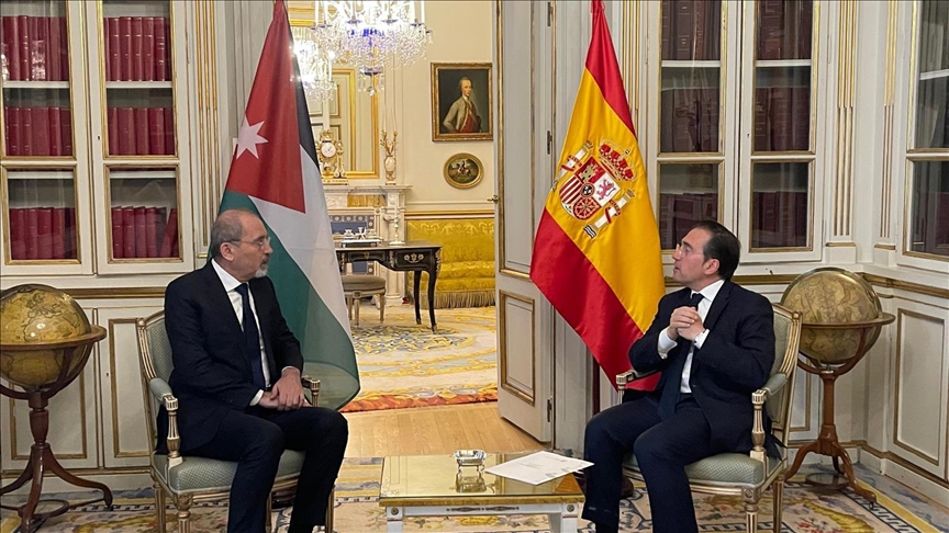 مدريد.. الصفدي وألباريس يبحثان تعزيز العلاقات ووقف العدوان على غزة