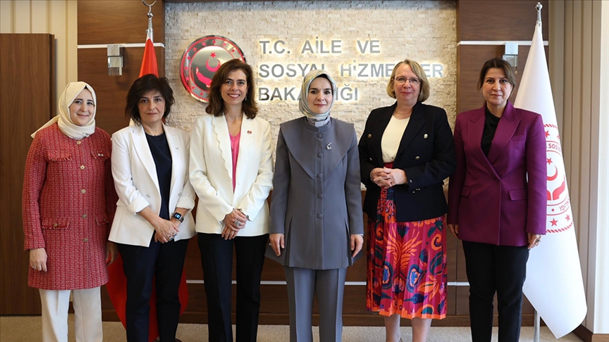 Bakan Göktaş, BM Kadın Birimi Türkiye Ülke Direktörü Guimond ile bir araya geldi