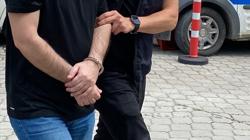 İ merkezli FETÖ operasyonunda 33 şüpheli yakalandı