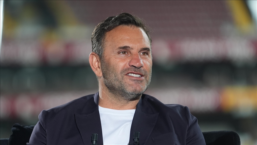 Galatasaray Teknik Direktörü Buruk AA'nın konuğu oldu: Niyetimiz Şampiyonlar Ligi'nde önemli başarılar elde etmek