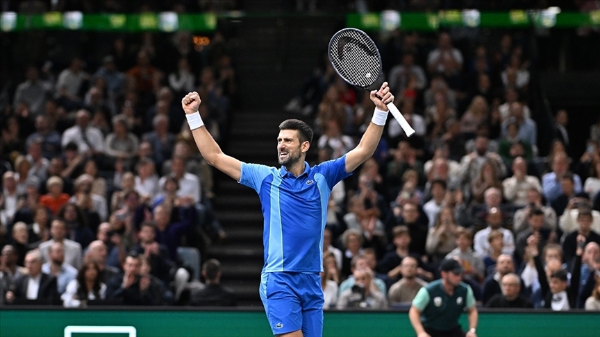 Novak Djokovic "100'ler kulübünde"