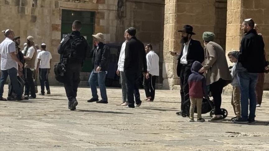 Hundreds of Israeli settlers storm Al-Aqsa Mosque to mark East Jerusalem occupation