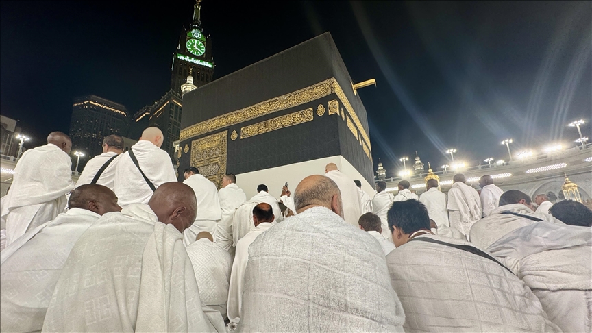 Kabe'de sabah namazı