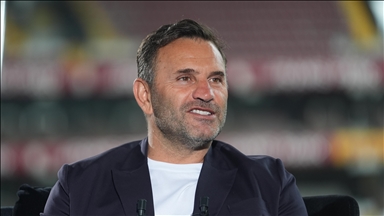 Galatasaray Teknik Direktörü Buruk AA'nın konuğu oldu: Niyetimiz Şampiyonlar Ligi'nde önemli başarılar elde etmek