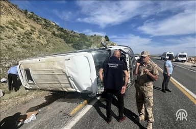 Li Elezîzê minîbus welgeriya 7 kes birîndar bûn