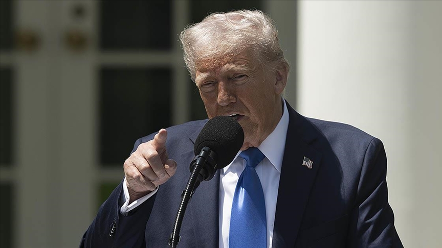 Trump'tan cinsiyet değiştiren sporculara izin veren California'nın federal fonlarını sonlandırma uyarısı