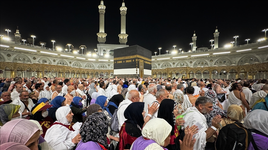 Kabe'de hacı adaylarının yoğunluğu artıyor