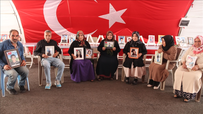 Nobeta ewladan a dayikên Diyarbekirê didome