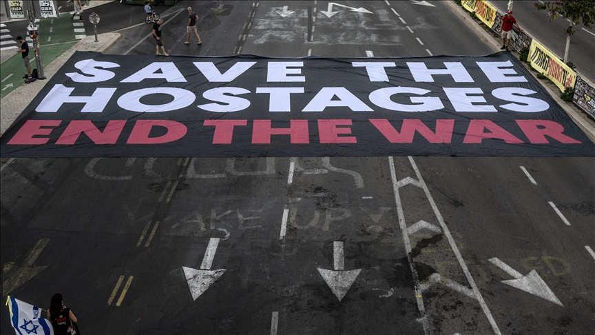Gazze’de öldürülen İsrailli esirlerin aileleri: Esirlerini hayatını tehlikeye atmayın