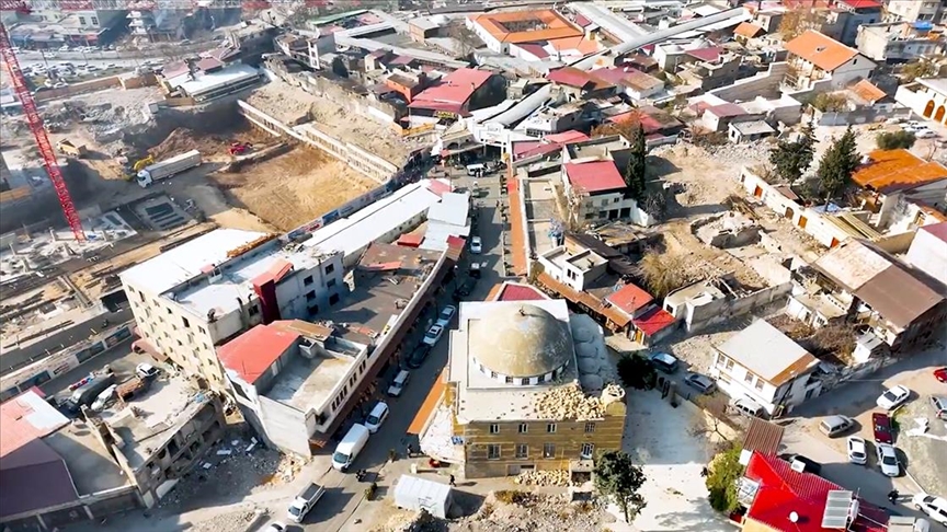 Bakan Kurum Գş'taki restorasyonu süren Tarihi Kapalı Çarşı'nın görüntülerini paylaştı
