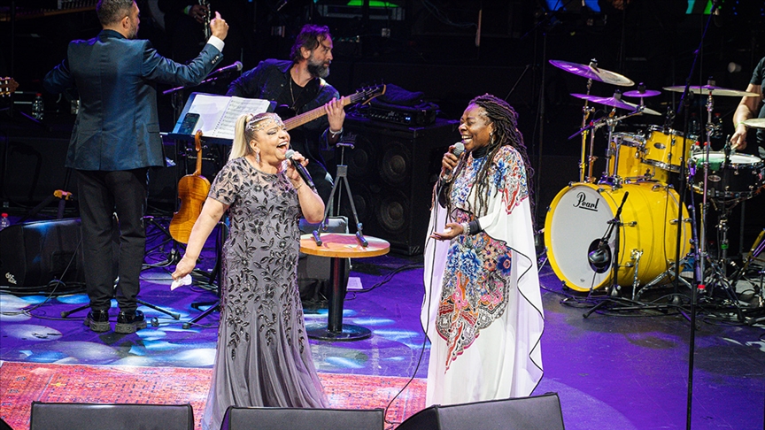 Buika ve Kibariye, İstanbul'da müzikseverlerle buluştu